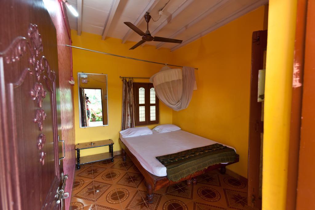 Archana Guest House River View Hampi Bilik gambar