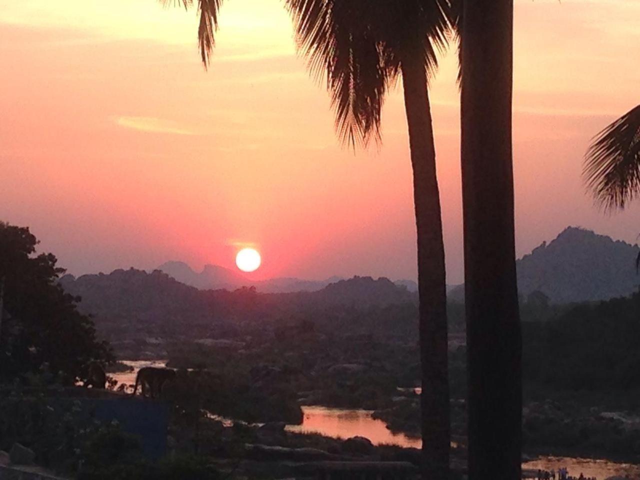 Archana Guest House River View Hampi Luaran gambar